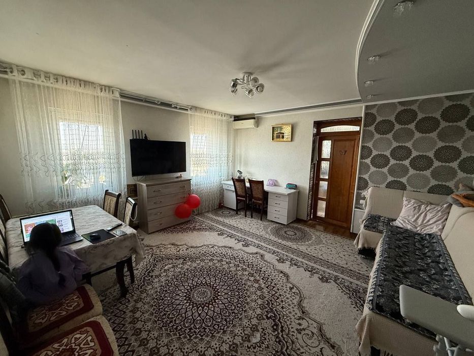 Срочно продается 4-х комнатная Авиасозлар 1 Базар Кадышева