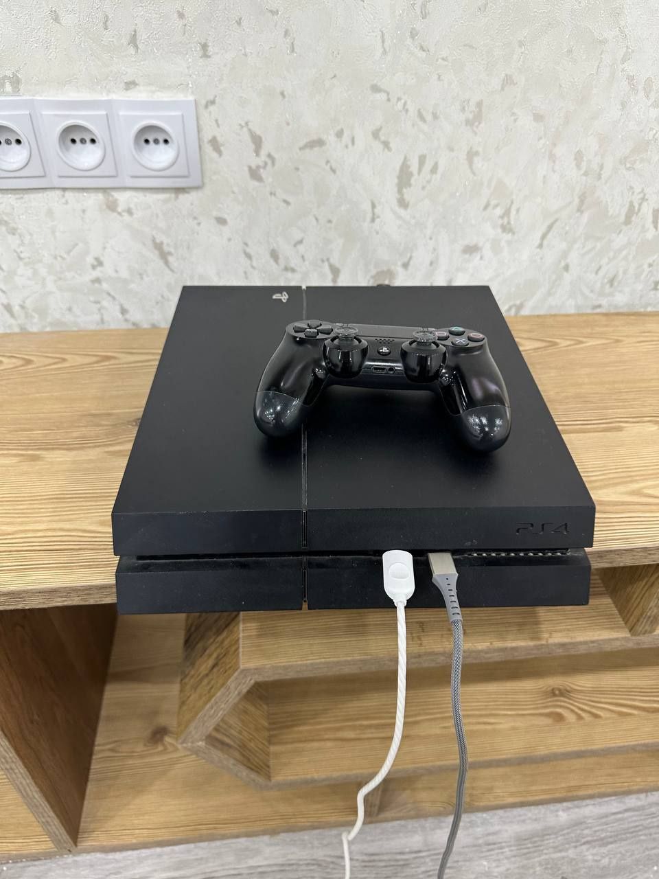 Playstation 4 sotiladi holati ideal
