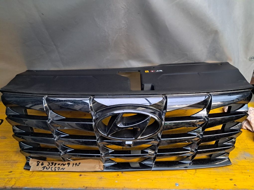 Грил решетка Hyundai Tucson с камера