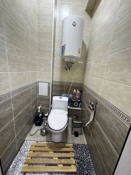 Квартира сотилади.