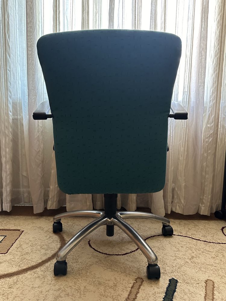 Офисное/Рабочее кресло