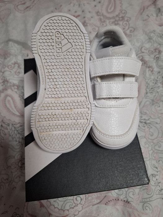 Маратонки адидас за дете