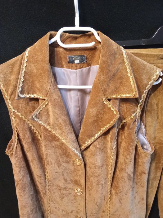 Compleu Vesta și pantalon deosebit 40