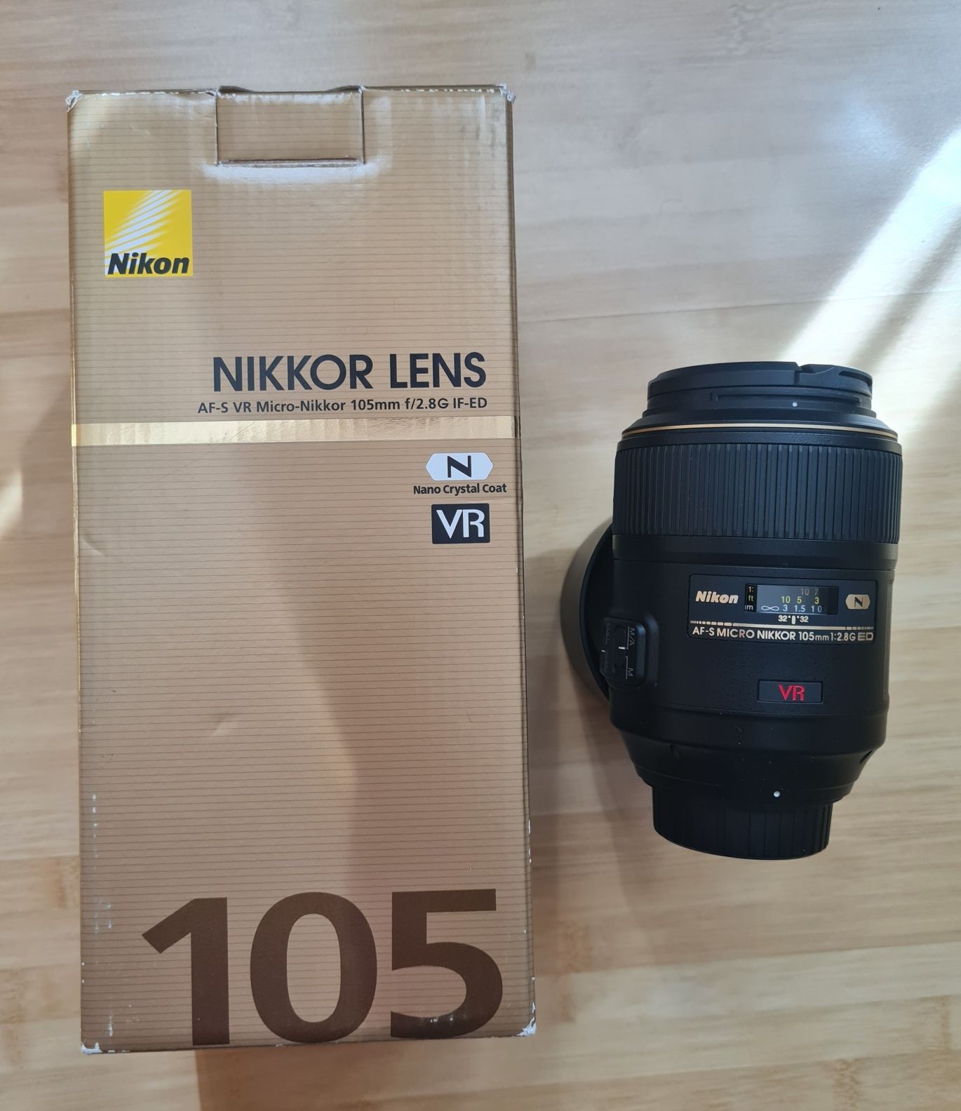 Vând obiectiv Nikon 105 mm