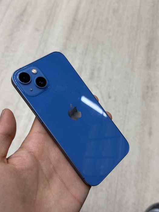 iPhone 13 в отличном состоянии без ремонта