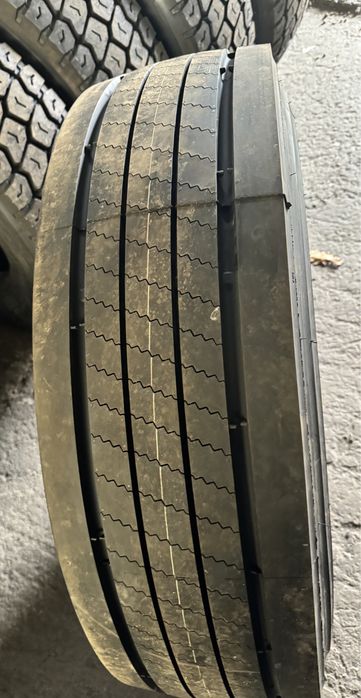 Vand 4 buc anvelope NOI 295/80/22,5 Brigestone 2023