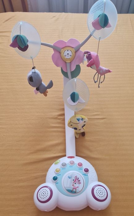 Caruselul muzical Vise Placute Tiny Princess