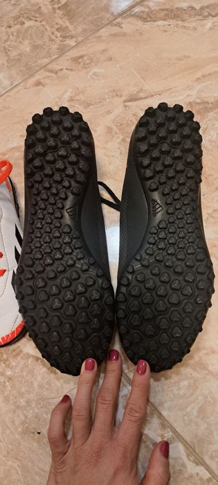 Футболни обувки nike, adidas