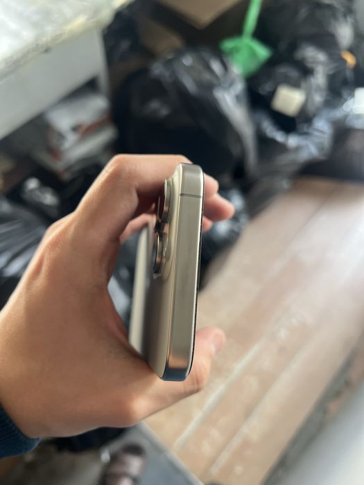 IPhone 15 pro max natural titanium