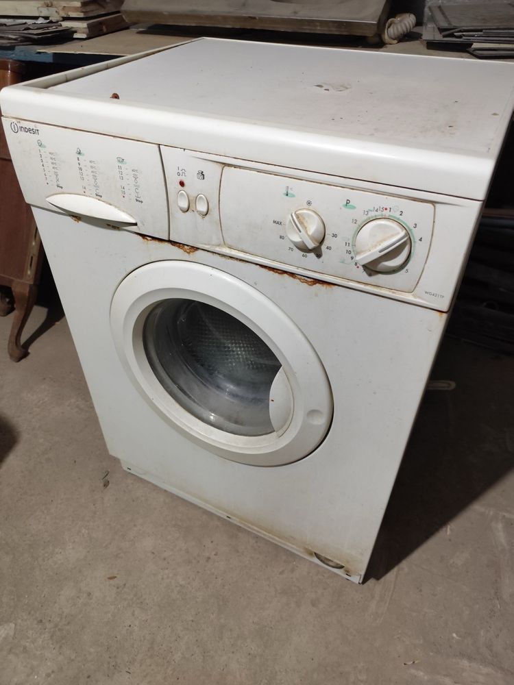 АВТОМАТ КИР МОШИНА INDESIT 349 минг сумга сотилади