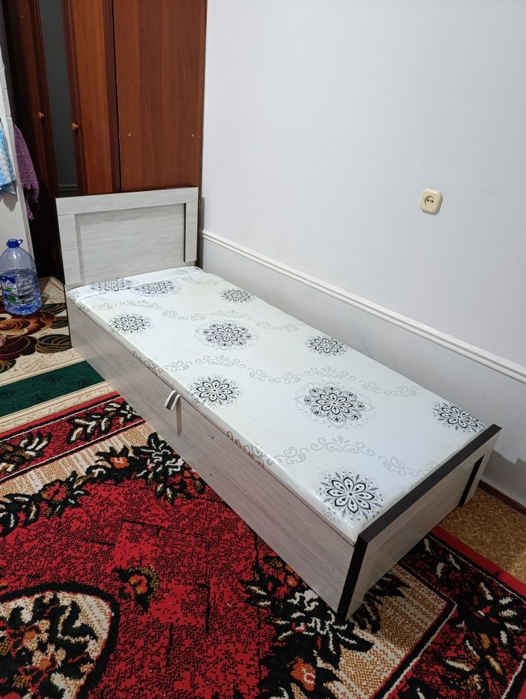 Krovat sandiqli kravat