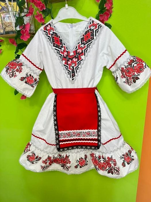 Народни носии за празник