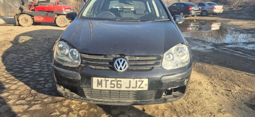 Piese auto Vw Golf 5 1.6 FSi benzina hatchback - negru