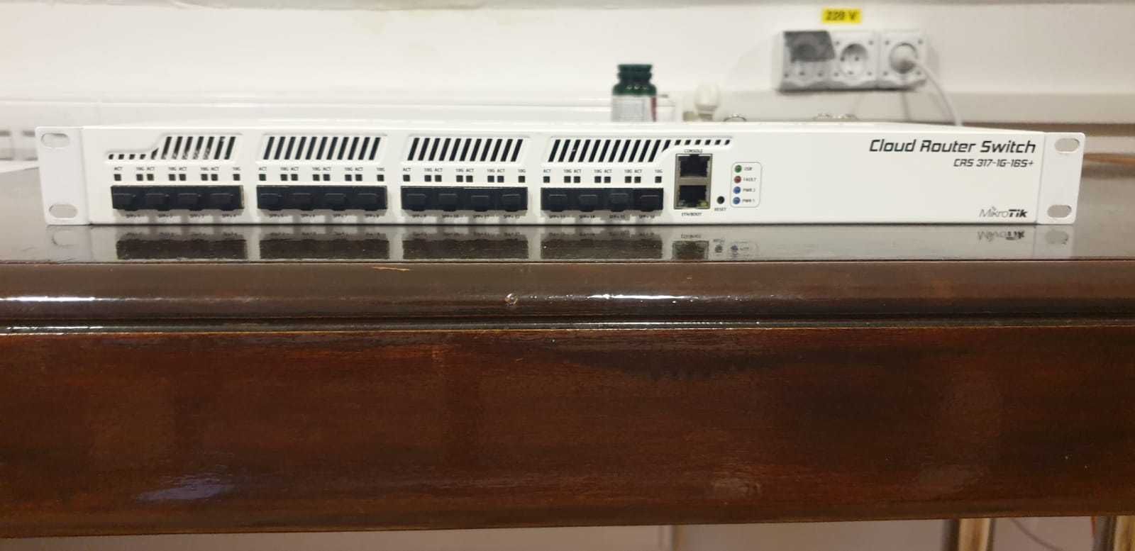Cloud Router Switch CRS317-1G-16S+ MikroTik