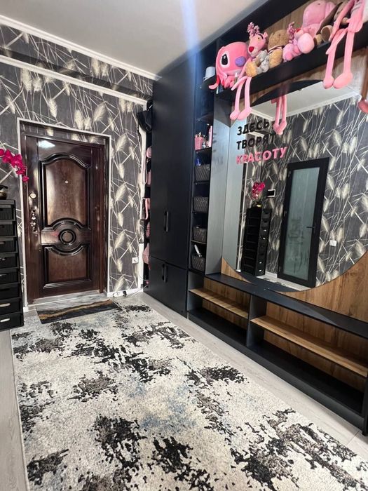 Чирчик 2 микро район Янги Узбекистон 1х сотилади 42 кв/М 28.000$ Налич