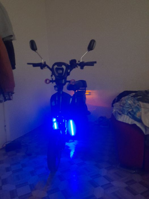 Электро скутер продам есть горантия