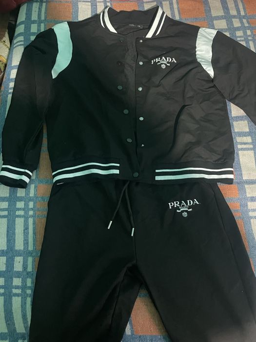Vand costum prada