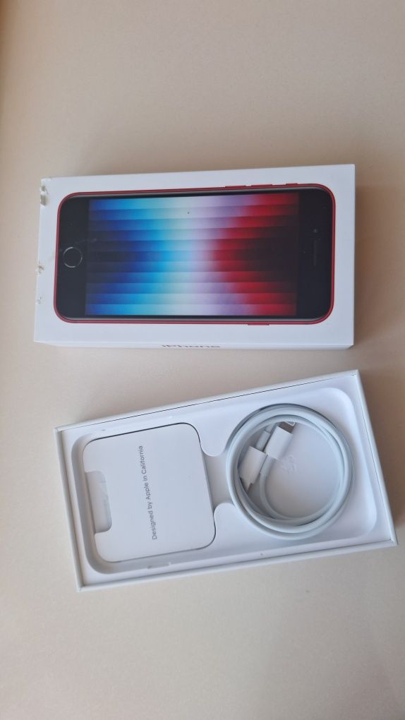 Телефлн iphone SE2022