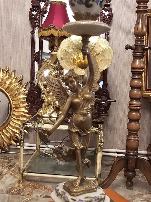 Pereche de sfesnice din portelan si bronz.