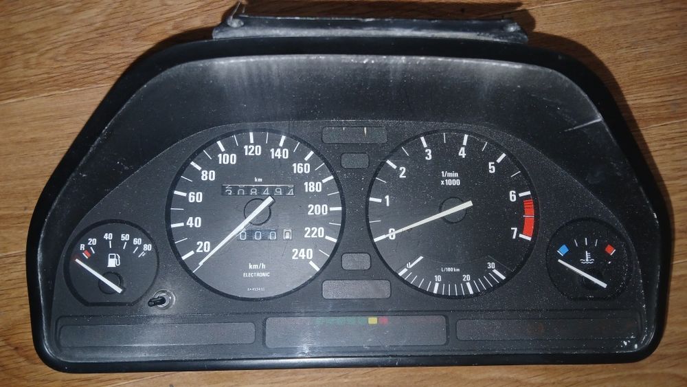 Щиток приборов bmw e34