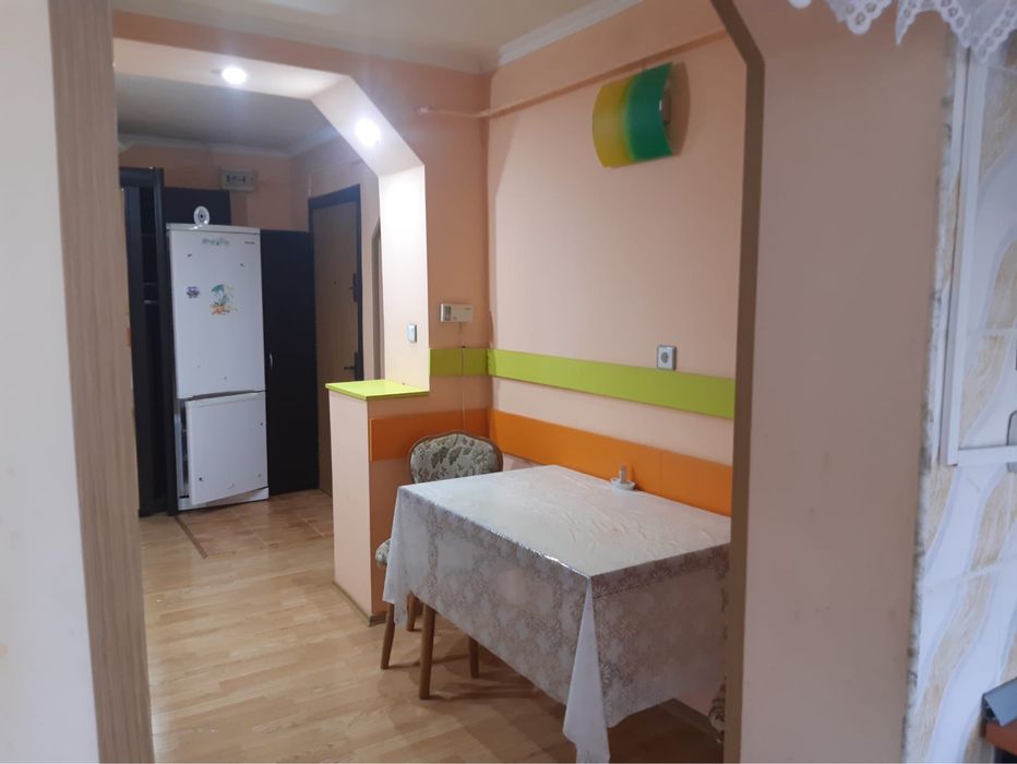 Inchiriez apartament
