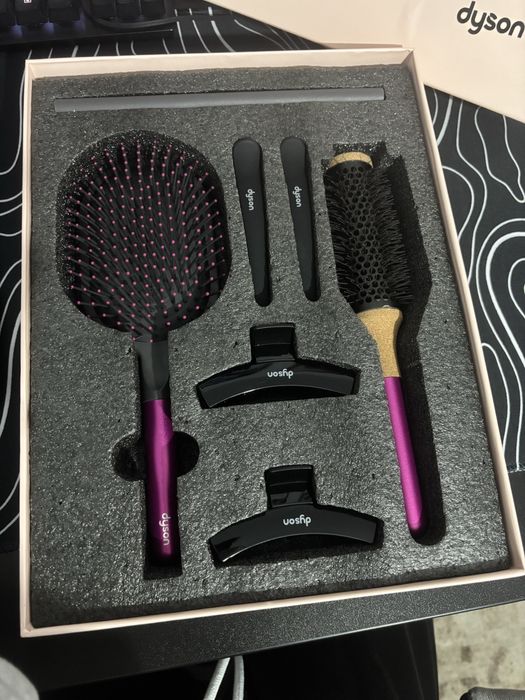 Dyson Gift Box - Set Cadou in culoarea Dyson Pink