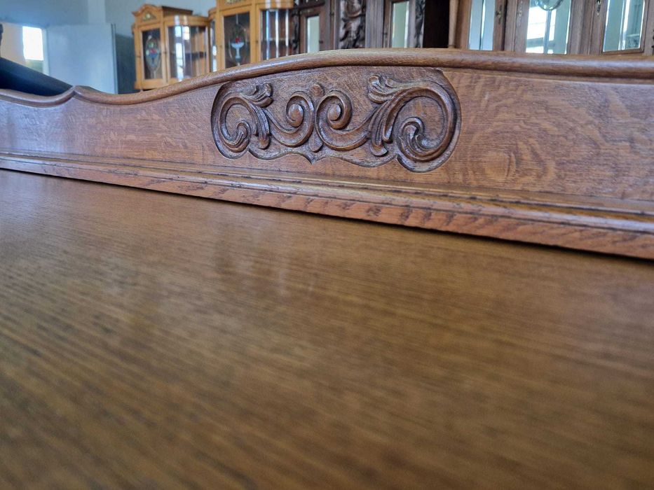 Контрабюфет дресоар от дъбов масив в стил "Луи XV"