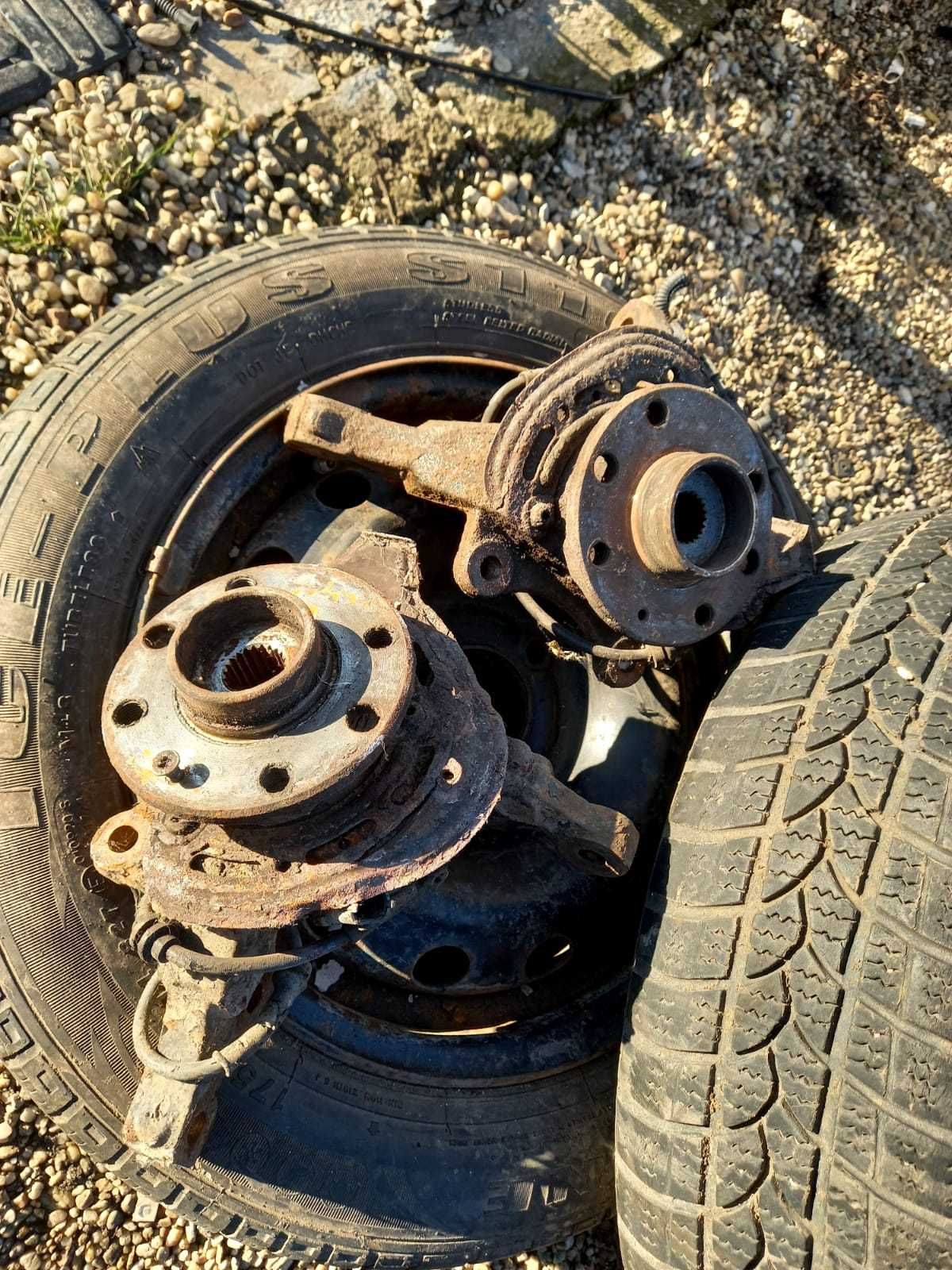 Opel Corsa C, set fuzete fata plus roti, pentru auto sau remorca.