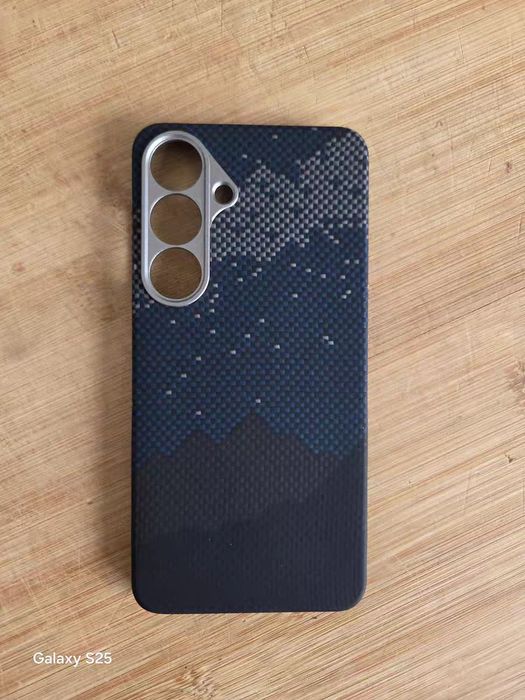 Карбоновый чехол для Samsung S25