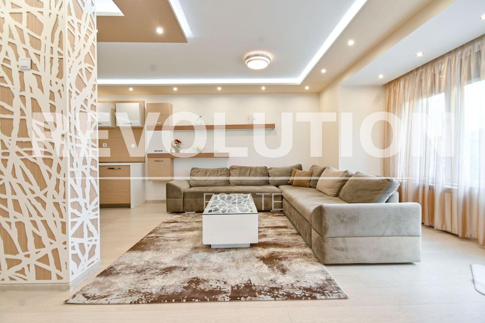 Тристаен апартамент в ж.к. Хиподрума.