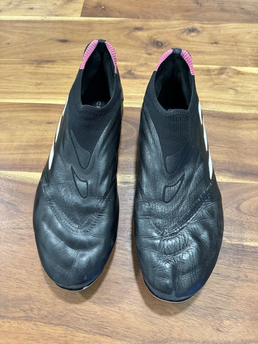 Продавам професионални футболни бутонки adidas COPA 45,5 номер!