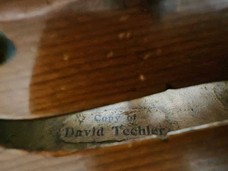 Vând vioara veche Copy of David Techler