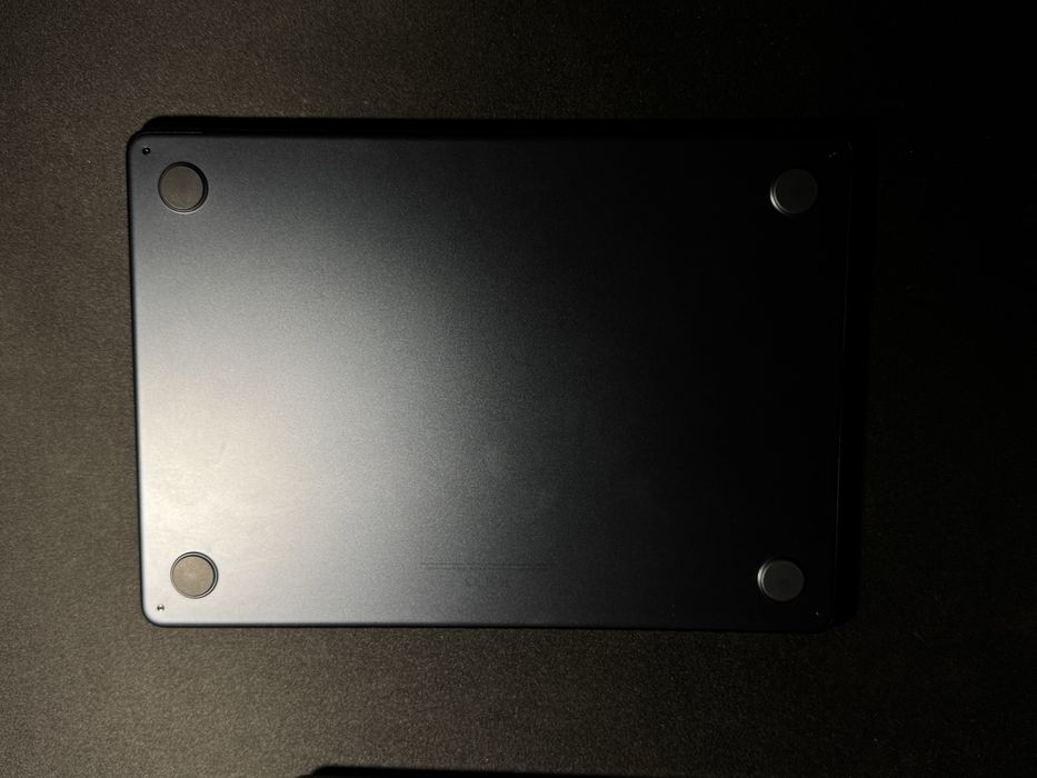 MacBook Air M2 512gb (70 cicluri incarcare)