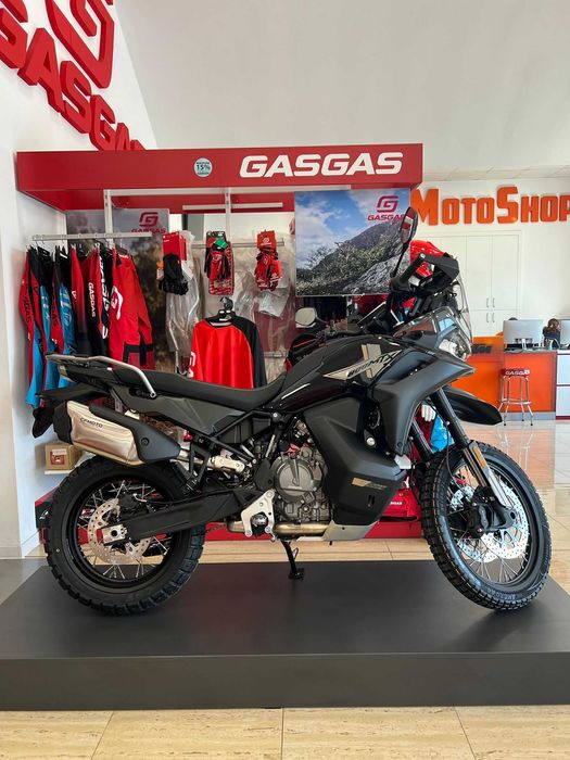 Motocicleta Adventure CFMoto 800MT-X '25