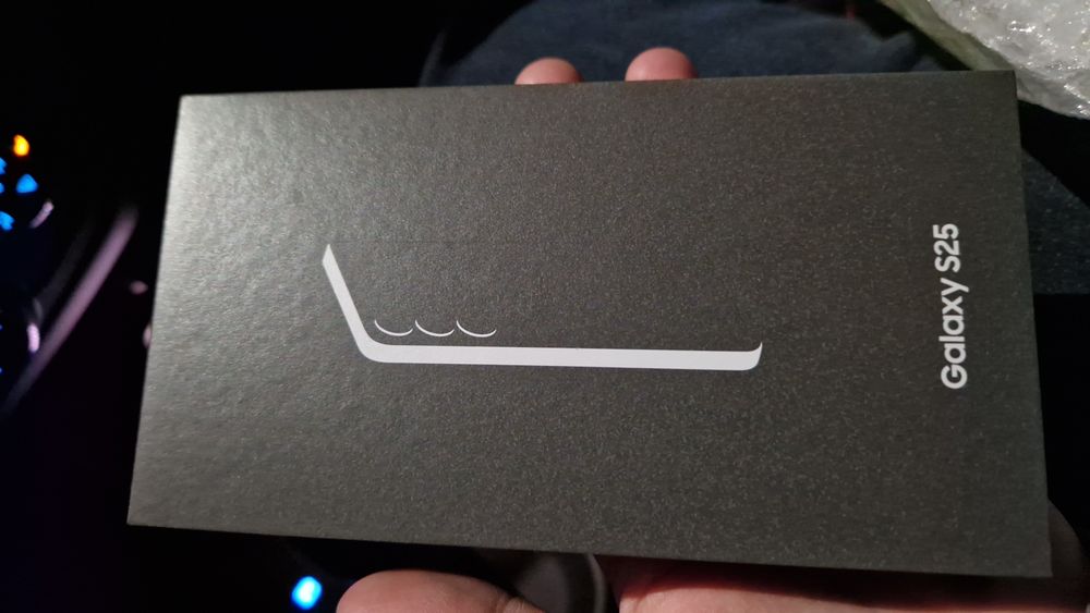 Продам телефон S25