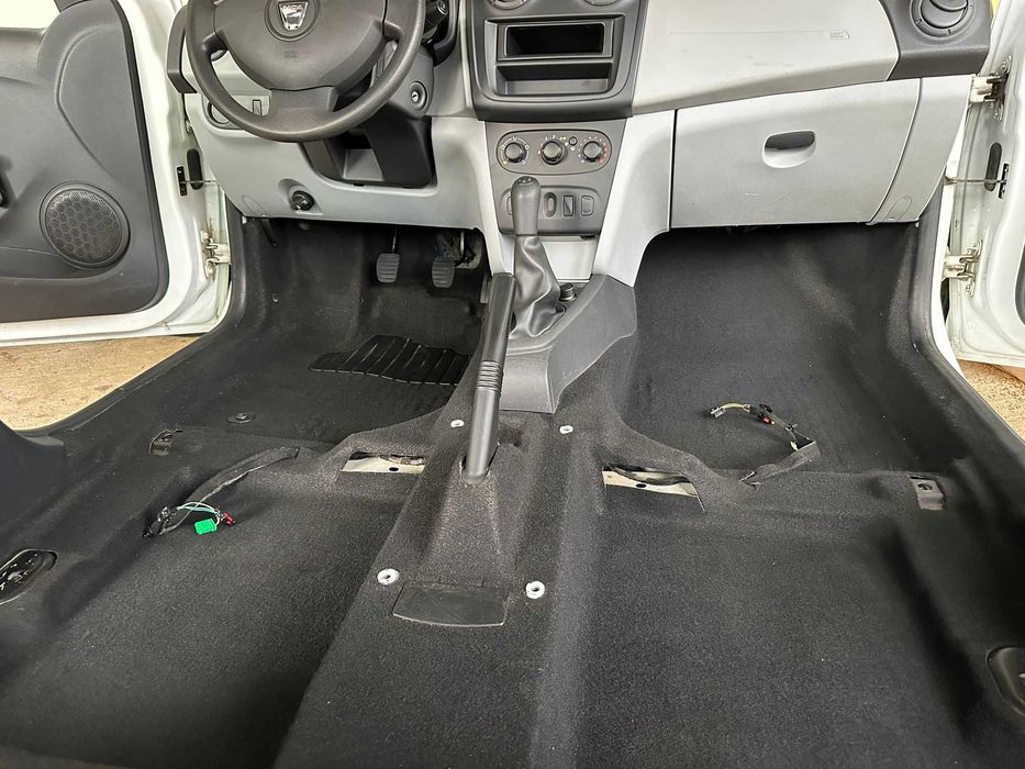 Detailing interior, curatare scaune auto