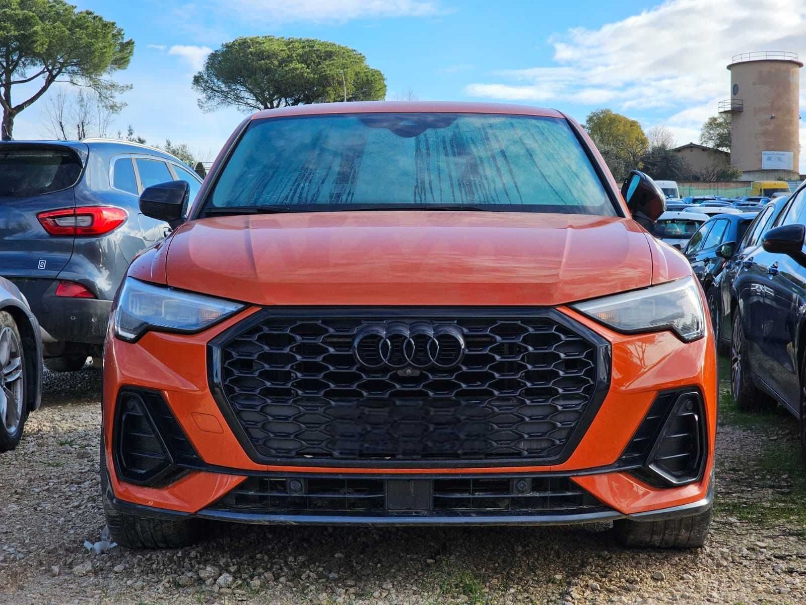 Audi Q3    AVARIAT