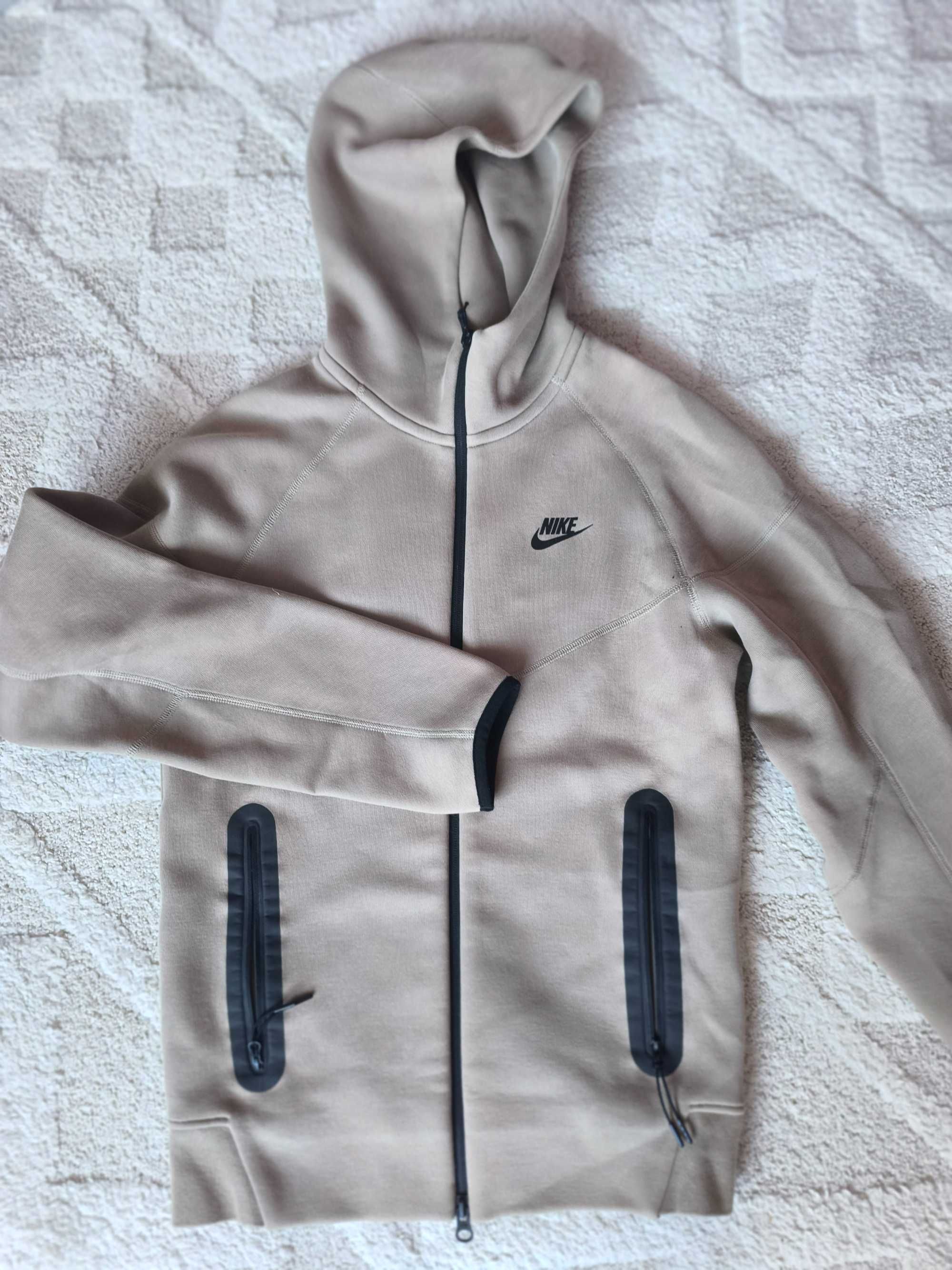 Суитшърт за момче Nike Tech Fleece, XS размер