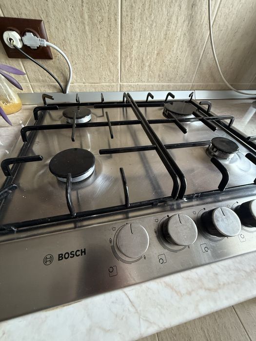 Vand urgent mobila bucatarie cu electrocasnice Bosch