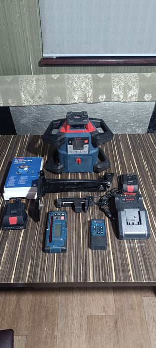 Профессиональный лазерный нивелир.BOSH.GLR 600/RC6