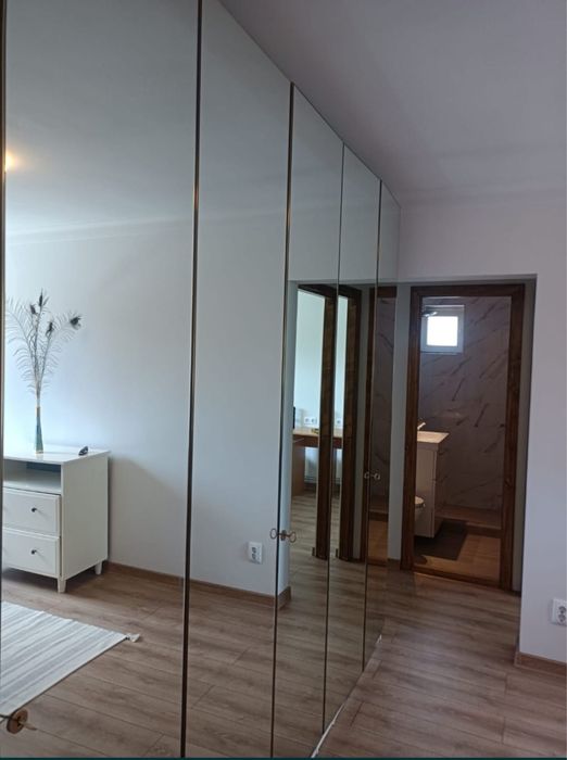 Închiriez apartament
