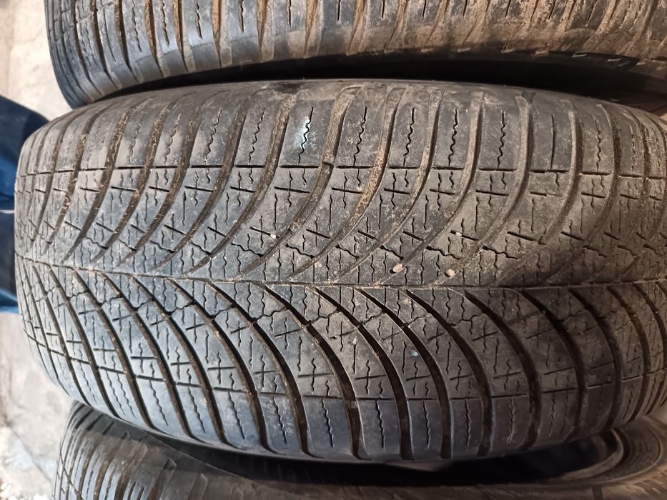 Vând jante cu tot cu cauciucuri sau separat