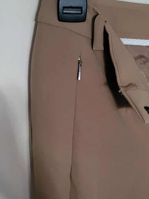 Pantaloni chino de dama Mango