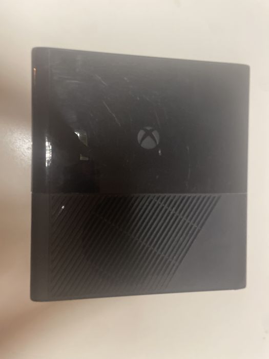 Xbox 360 E consola + controller