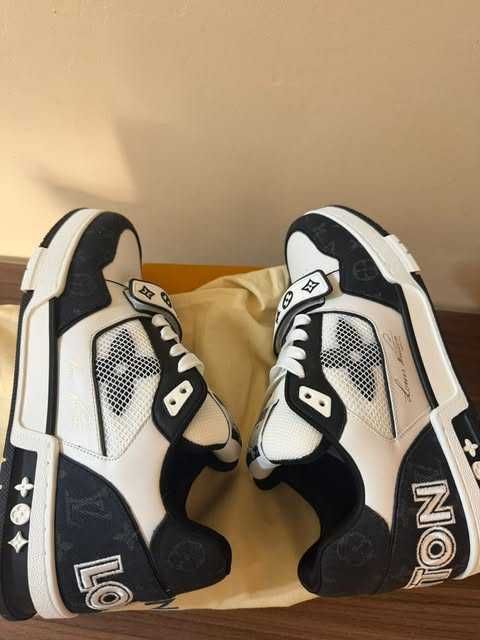 Louis Vuitton LV Trainer Velcro Strap