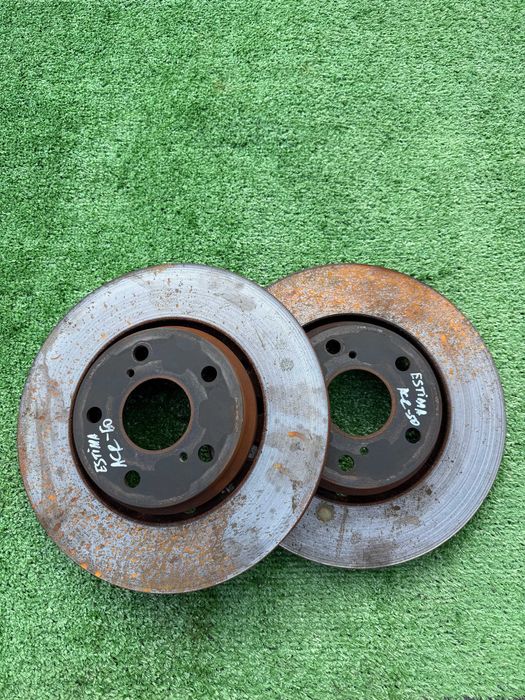 Тормозные диски передние на Toyota Estima ACR50