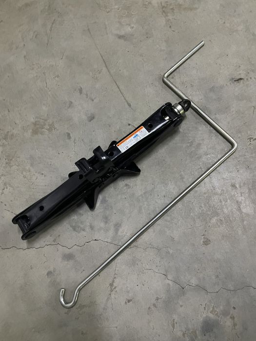 Продам домкрат ОРИГИНАЛ