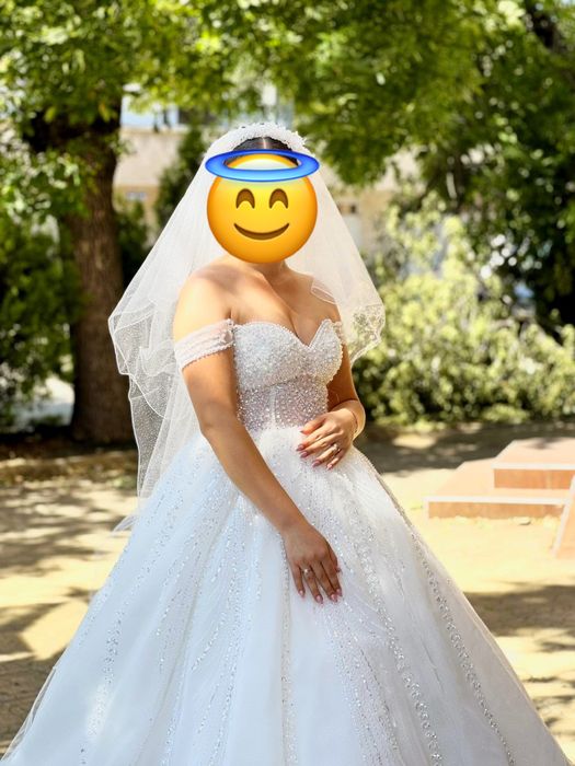 Булчинска рокля с мъниста