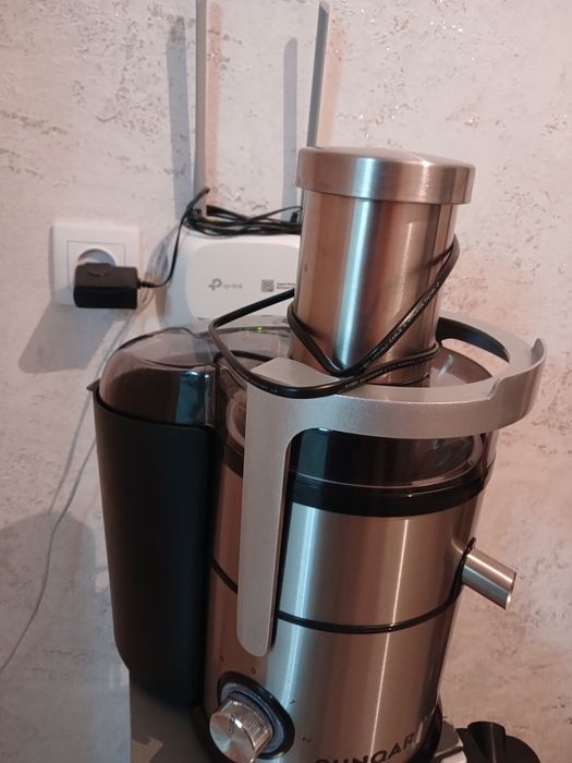 Продам Соковыжималку новая, пользовались пару раз