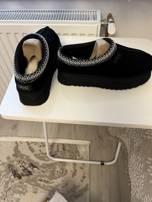 Papuci UGG piele intoarsa inblanite